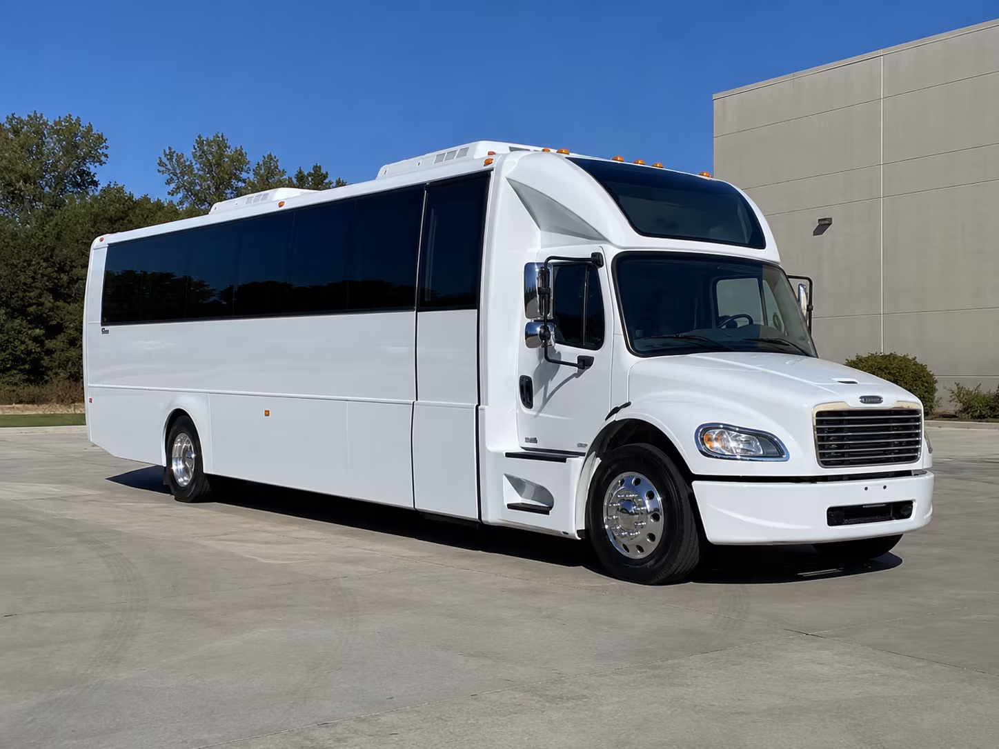 bellingham 28 passenger party bus